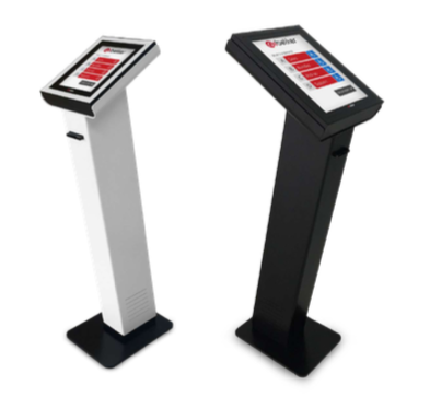 Klassisk kønummersystem med stander i hvid og sort farve.