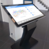 Det interaktive touch screen bord med wayfinding