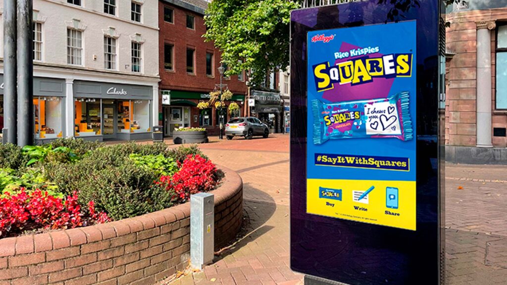 Udendørs digitalt display til virksomheder med video.